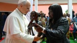 2026.04.20 Viaggio Apostolico in Angola - Visita alla Casa di accoglienza per anziani