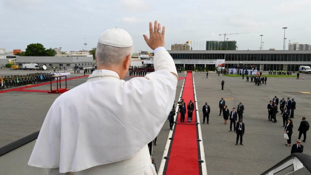 A despedida do Papa em Angola