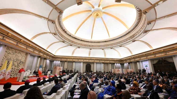 Rencontre avec les autorit&eacute;s, la soci&eacute;t&eacute; civile et le corps diplomatique, lundi 21 avril 2026.