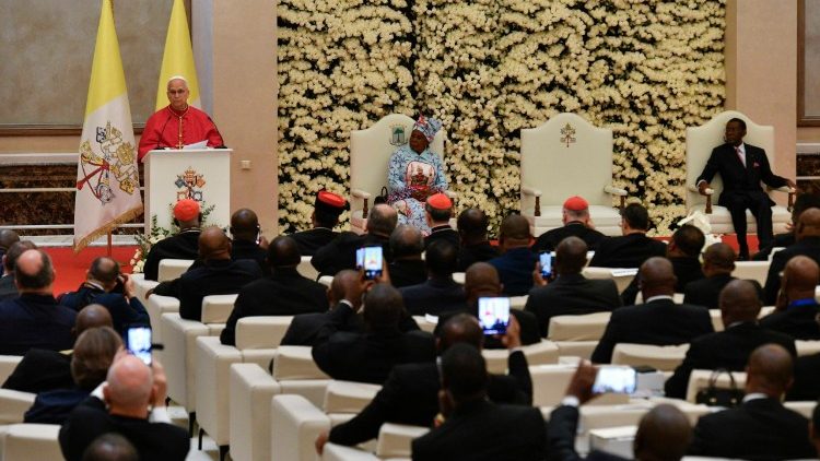 Le&atilde;o XIV durante o encontro com as autoridades da Guin&eacute; Equatorial