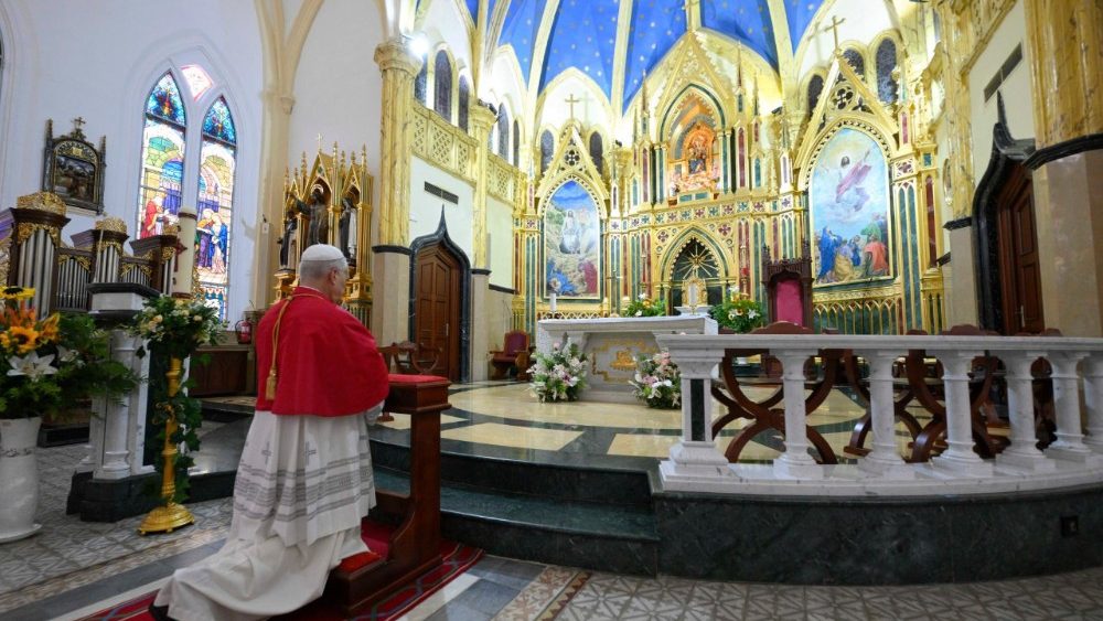 Modlitba v katedrále svaté Alžběty Uherské (Catedral de Santa Isabel), 21. 4. 2026