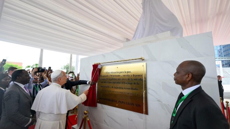 O Papa inaugura o Campus Universit&aacute;rio Le&atilde;o XIV da Universidade Nacional da Guin&eacute; Equatorial