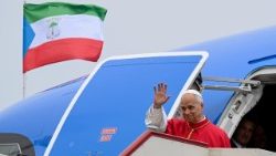 A chegada do Papa em Malabo