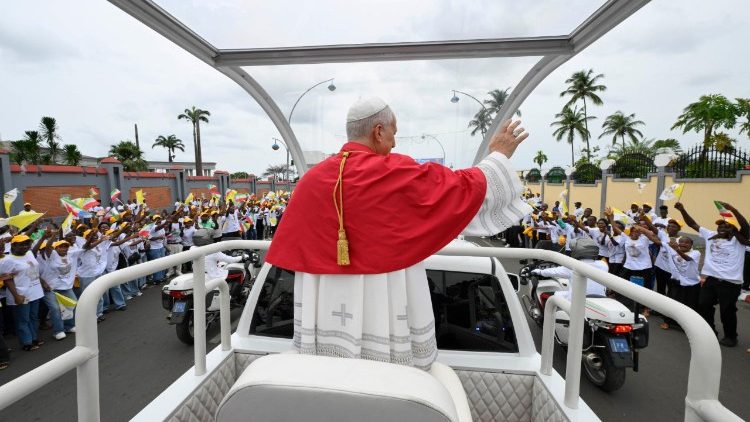 Papa Leone in papamobile