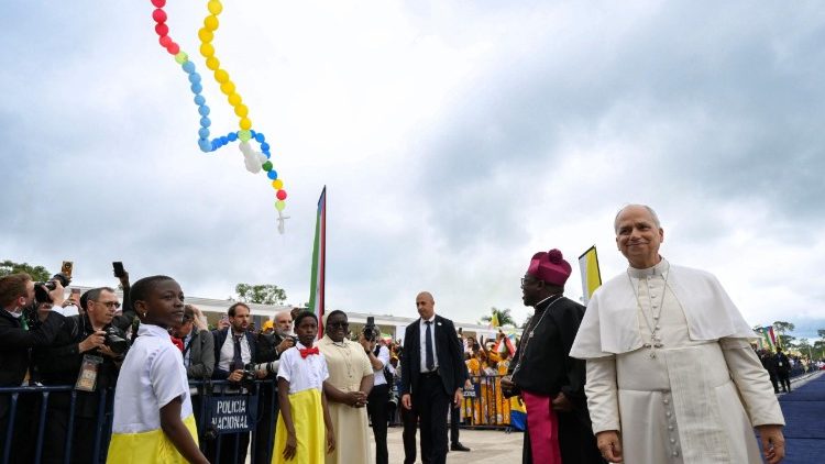 Papa Leão na Basílica da Imaculada Conceição, em Mongomo