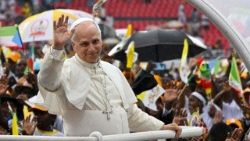 2026.04.22 Viaggio Apostolico in Guinea Equatoriale - Incontro con i giovani e le famiglie