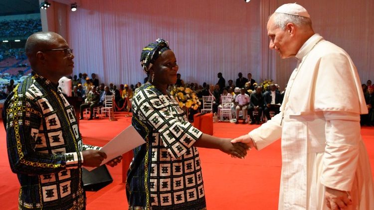 The Pope thanks Purificaci&oacute;n and Jaime Antonio for their testimony of marital fidelity