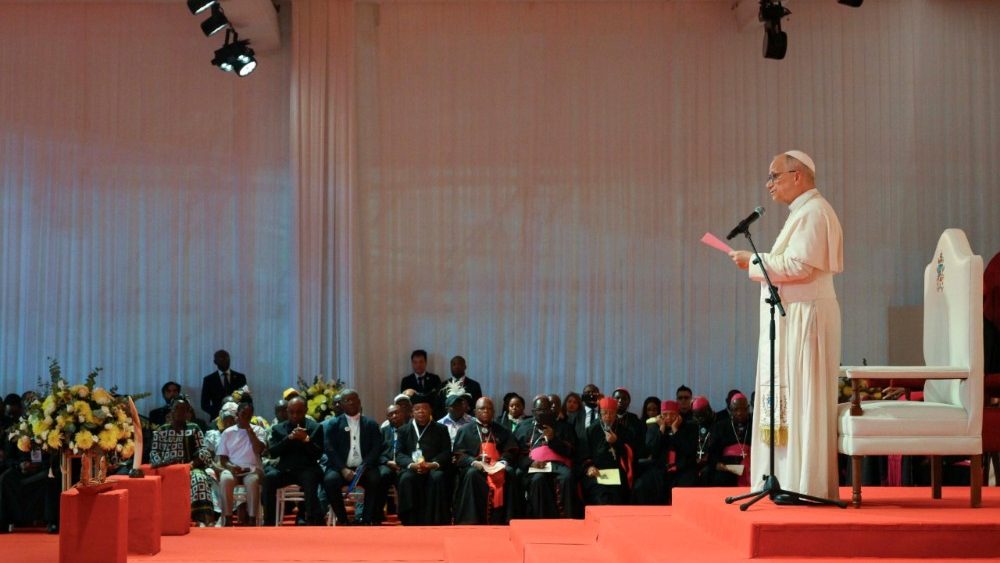 2026.04.22 Viaggio Apostolico in Guinea Equatoriale - Incontro con i giovani e le famiglie