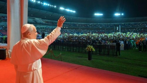 Lev XIV. mlad&yacute;m v Bate: Nebojte sa nasledovať Krista a budujte rodiny ako priestor n&aacute;deje