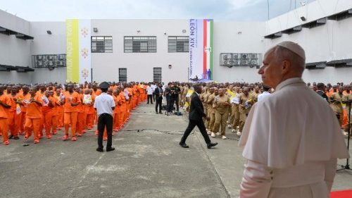 Leon XIV do więźni&oacute;w: kto się podnosi po upadku, jest silniejszy