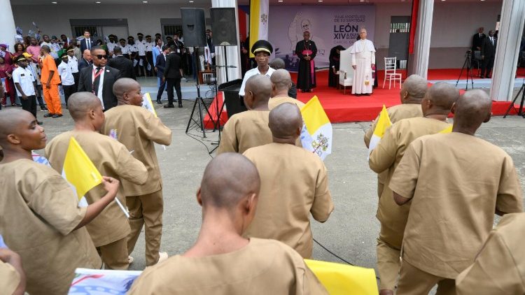 I detenuti nella prigione di Bata