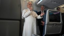 2026.04.23 Viaggio Apostolico in Guinea Equatoriale - Conferenza stampa volo Malabo-Roma