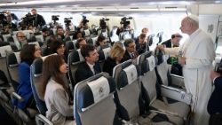 2026.04.23 Viaggio Apostolico in Guinea Equatoriale - Conferenza stampa volo Malabo-Roma