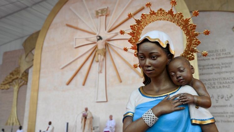 La statue de Notre-Dame de Bisila