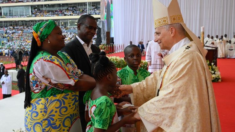 Le Pape et les fid&egrave;les lors de la messe