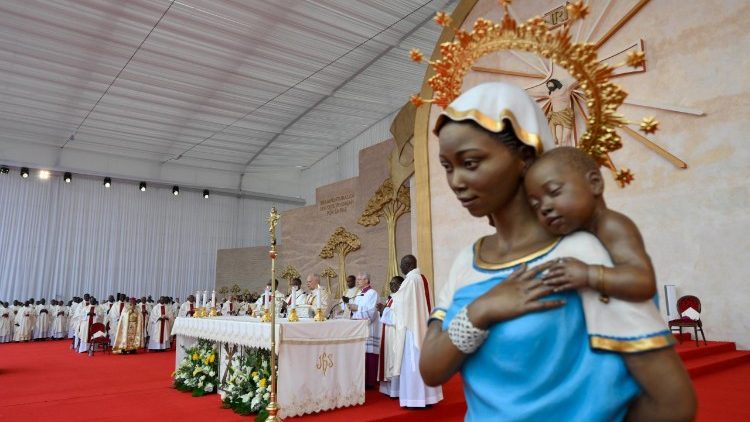 Pope Leo XIV celebrates Mass in Malabo, Equatorial Guinea