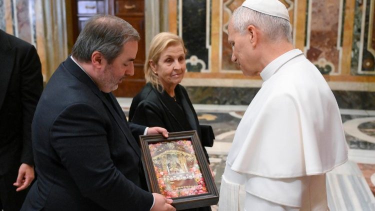 Papa sa&uacute;da parlamentares