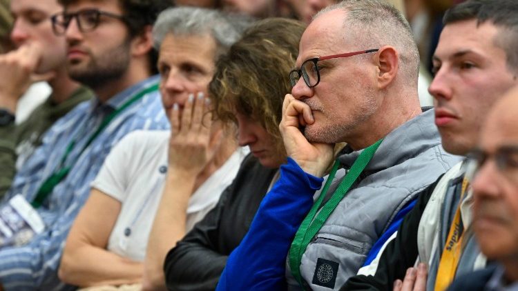 Alcuni insegnanti di religione all'incontro con Leone XIV