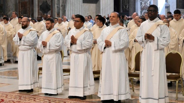 les 10 candidats &agrave; la pr&ecirc;trise.