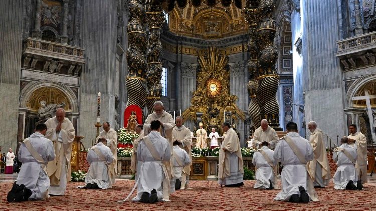 Cerim&ocirc;nia foi na Bas&iacute;lica de S&atilde;o Pedro