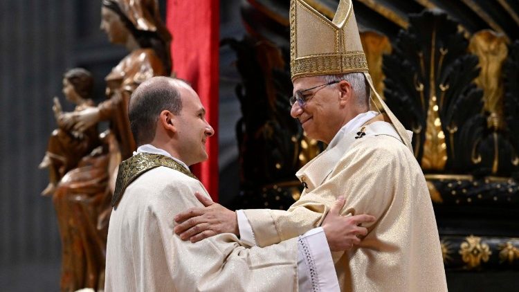 L'abbraccio del Papa