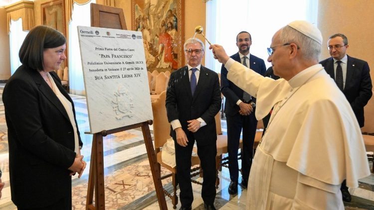 Bênção da primeira pedra do "Centro do Coração - Papa Francisco" no Hospital Gemelli em Roma