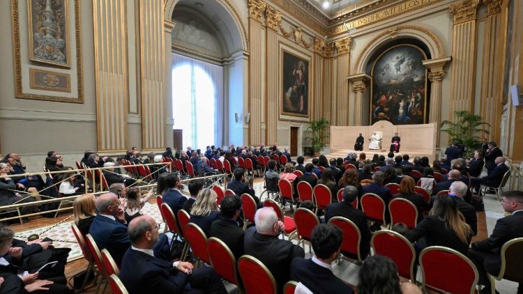 O Papa Leão XIV na audiência aos funcionários da Conferência Episcopal Italiana (Vatican Media)