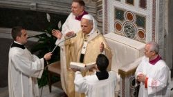 Un momento de la santa misa en la Basílica de San Juan de Letrán