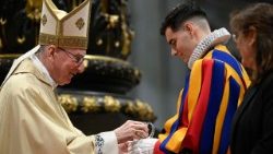 Il cardinale Parolin nella messa celebrata in vista del giuramento delle Guardie Svizzere previsto nel pomeriggio alla presenza del Papa