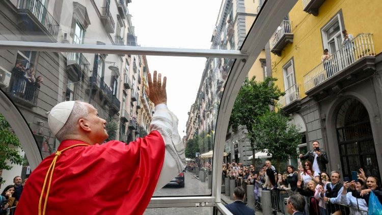 Papież nawiązał do doświadczenia synodu diecezjalnego w Neapolu