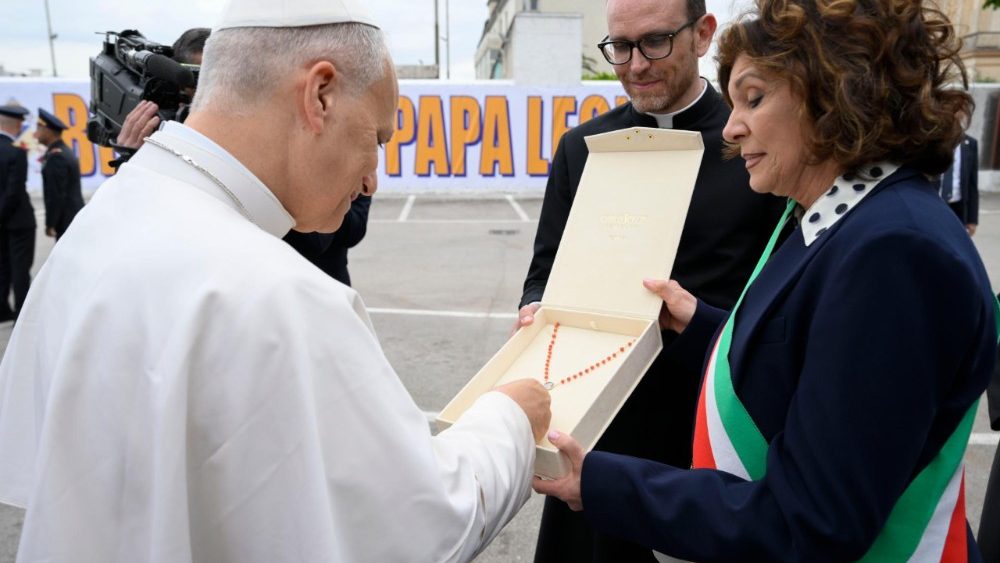 Přivítání v Pompejích, Andreina Esposito, úřadující starostka Pompejí, 8. 5. 2026