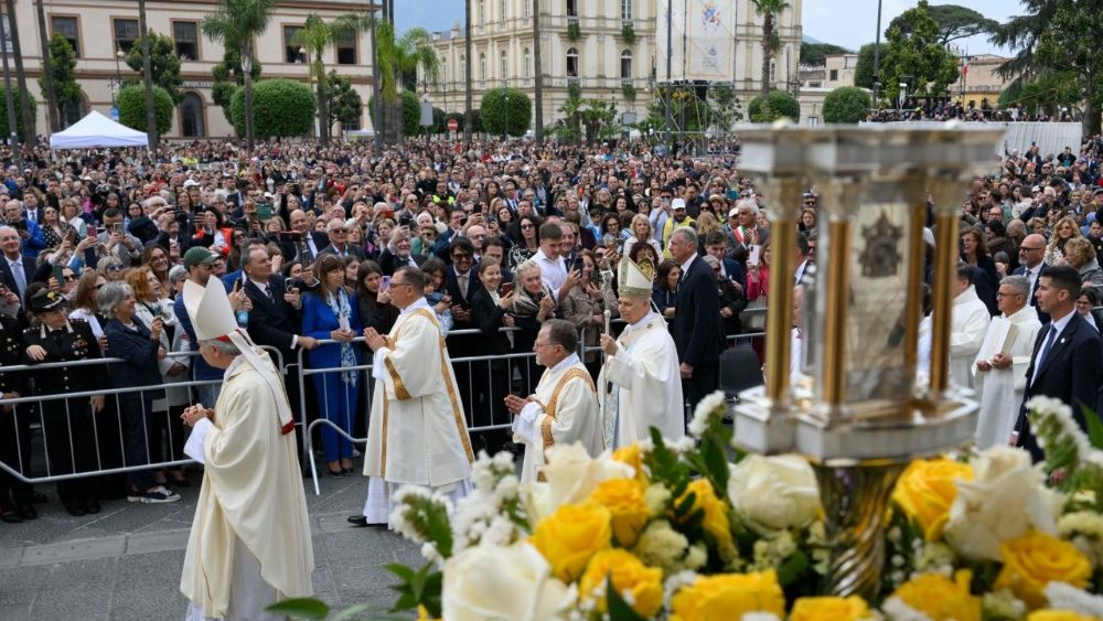 Eucharistie na náměstí Bartola Longa v Pompejích, 8. 5. 2026