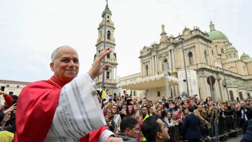 Il Papa: mi sento il primo benedetto a essere qui a Pompei