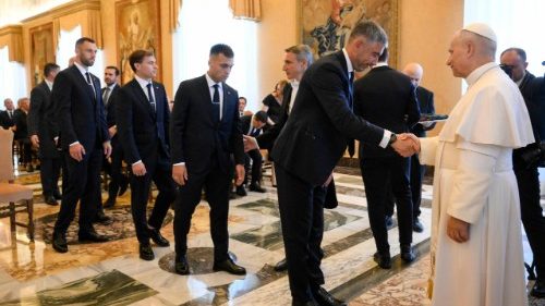 Papież przyjął na audiencji piłkarzy Interu, w tym Piotra Zielińskiego