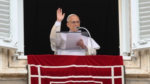Regina C&aelig;li: les saints &laquo;de la porte d’&agrave; c&ocirc;t&eacute;&raquo;, vecteurs de paix et de communion