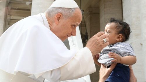 Papież do Polak&oacute;w: dawajcie przykład dzieciom pierwszokomunijnym