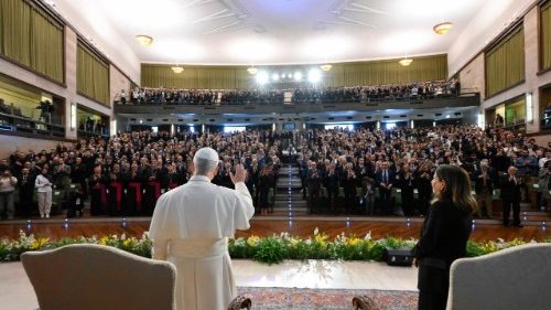 L&eacute;on XIV &agrave; la Sapienza: soyez des artisans de la paix, le r&eacute;armement ne profite qu'aux &eacute;lites