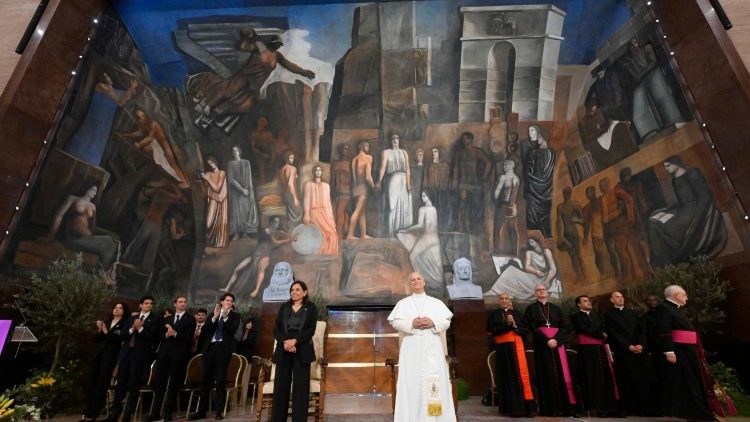 Un momento del encuentro del Papa con los estudiantes y profesores de la Universidad de La Sapienza 