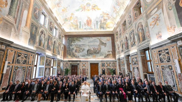 A foto oficial ao final da audi&ecirc;ncia com o Papa, no Vaticano