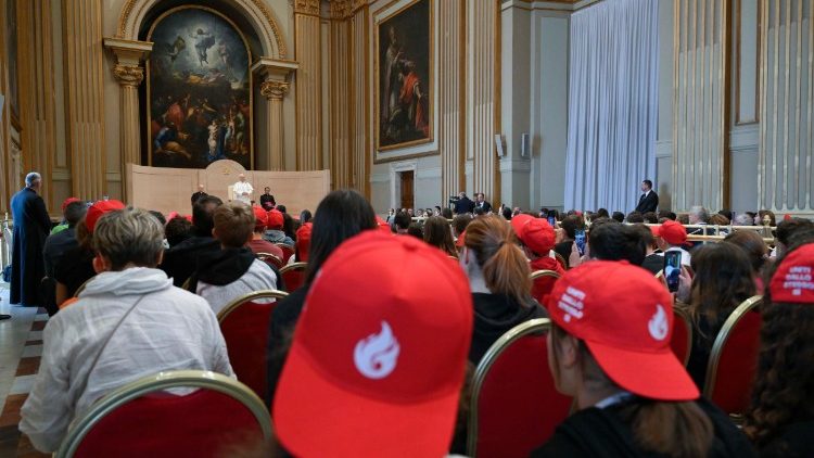 Le Pape pronon&ccedil;ant son salut.