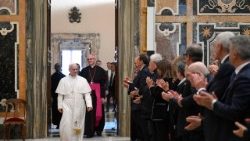Le Pape a reçu en audience des représentants de plusieurs banques italiennes.
