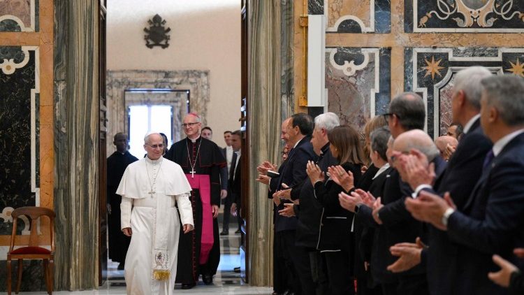 Le Pape a reçu en audience des représentants de plusieurs banques italiennes.