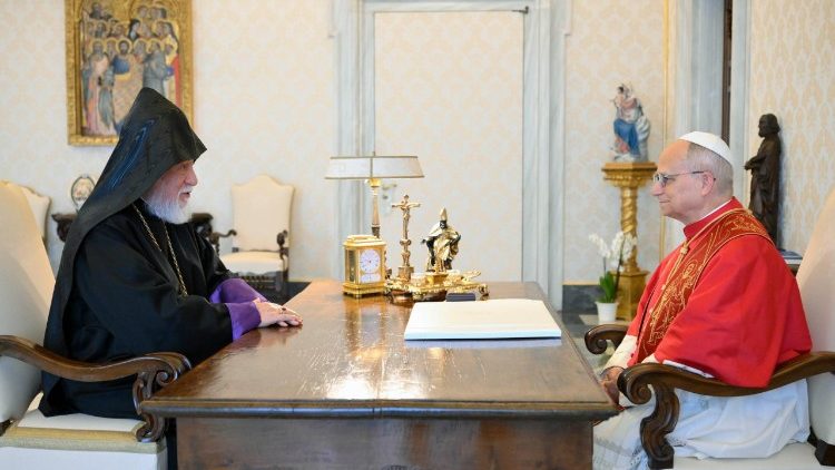 Папата с Католикос Арам I