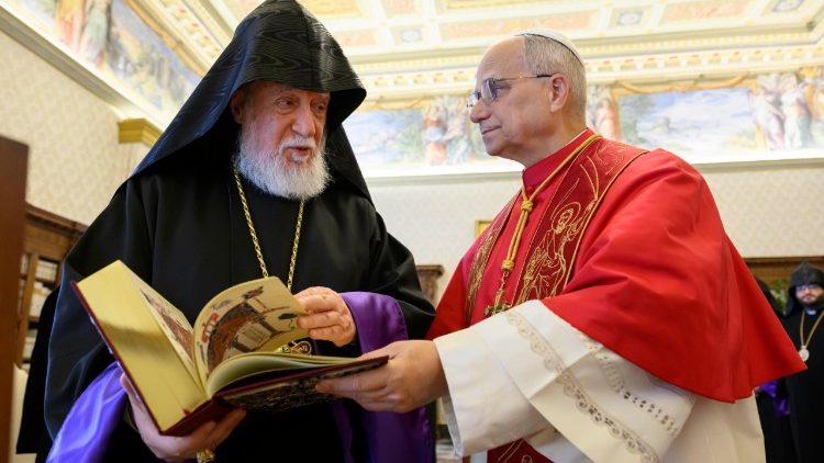 L&eacute;on XIV a re&ccedil;u Vatican Aram Ier, Catholicos arm&eacute;nien de Cilicie.