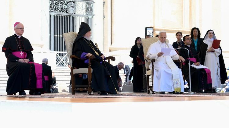 Audience générale du Pape Léon XIV à laquelle a assisté Aram Ier, Catholicos arménien de Cilicie, mercredi 20 mai 2026.