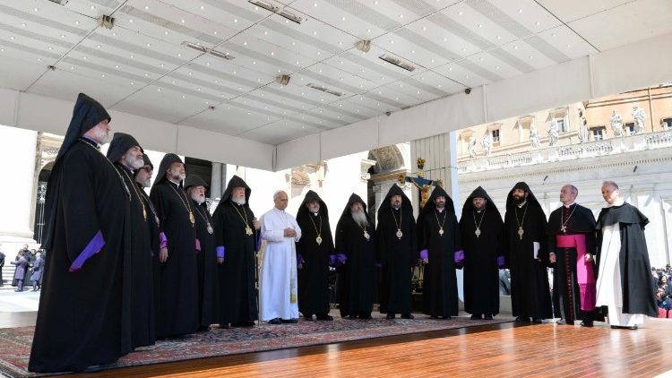 Il canto dei vescovi armeni apostolici