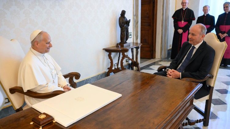 Papa Leone XIV riceve in udienza il primo ministro d'Irlanda, Micheál Martin