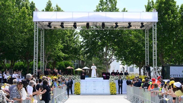 Setk&aacute;n&iacute; na Piazza Calipari v Aceře, 23. 5. 2026
