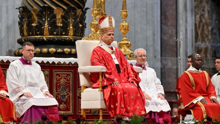 Lors de la c&eacute;l&eacute;bration de la messe de la Pentec&ocirc;te.