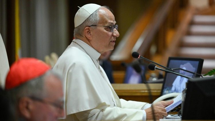 Papież podczas prezentacji encykliki Magnifica humanitas 25 maja 2026 r.